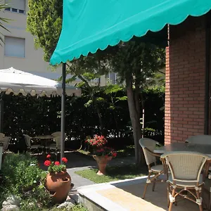 Hotell Vera, Marina di Massa